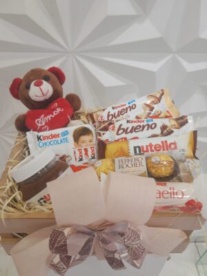 Cesta Kinder com pelúcia