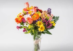 Arranjo Mediano de Flores do Campo Coloridas em Vaso