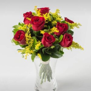 Arranjo de 8 Rosas Vermelhas em Vaso