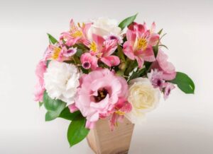 Arranjo de Cravos, Rosas e Astromélias