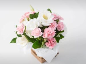 Arranjo de Flores do Campo em Tons Rosados